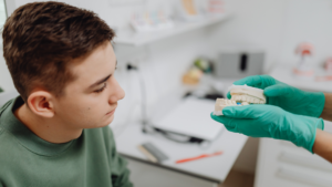 What to Expect During Gingivitis Treatment in Los Angeles